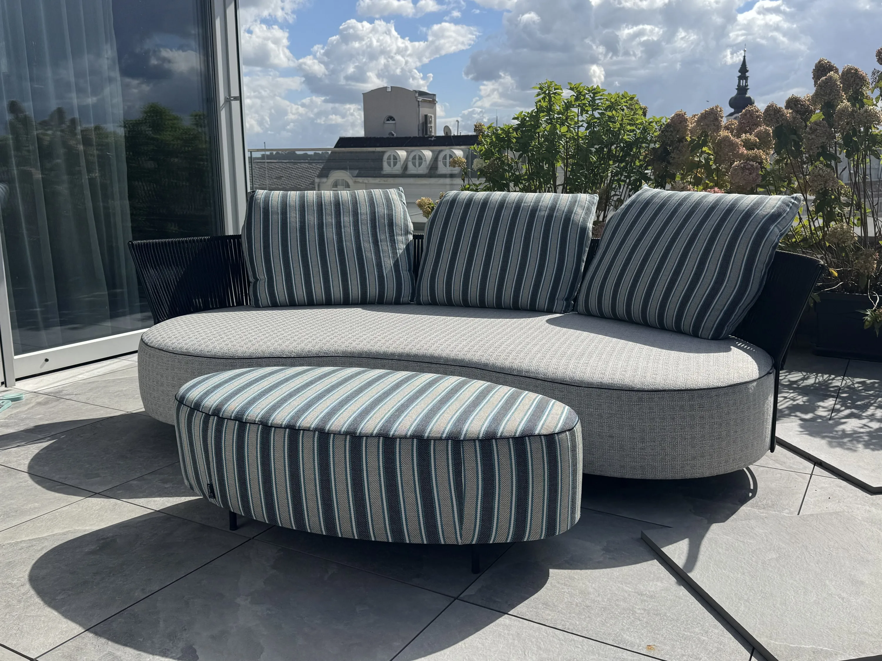 Über den Dächern von Wels – Terrasse mit Blick über Wels